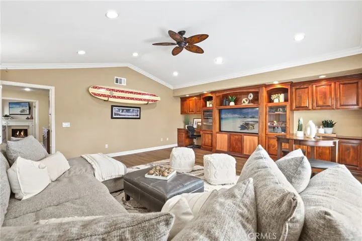 21991 Hoi Circle, Lake Forest, California 92630