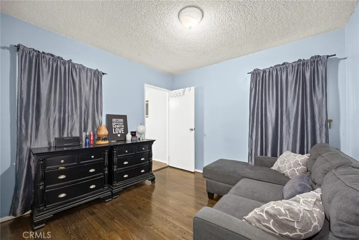 1501 S Chester Avenue, Compton, California 90221