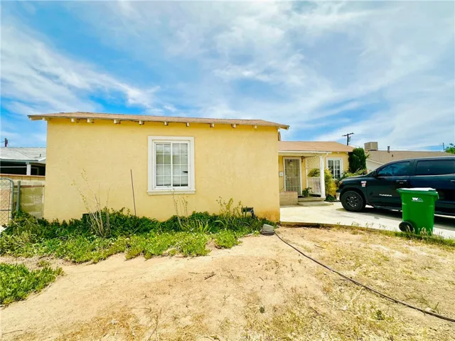 1522 E Avenue R, Palmdale, California 93550
