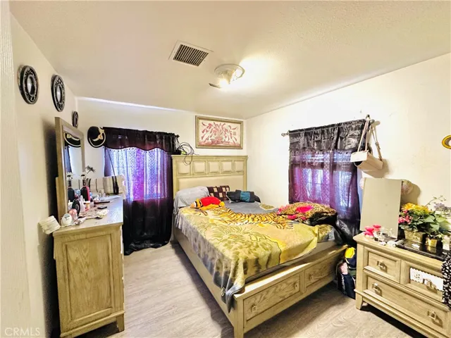 1522 E Avenue R, Palmdale, California 93550