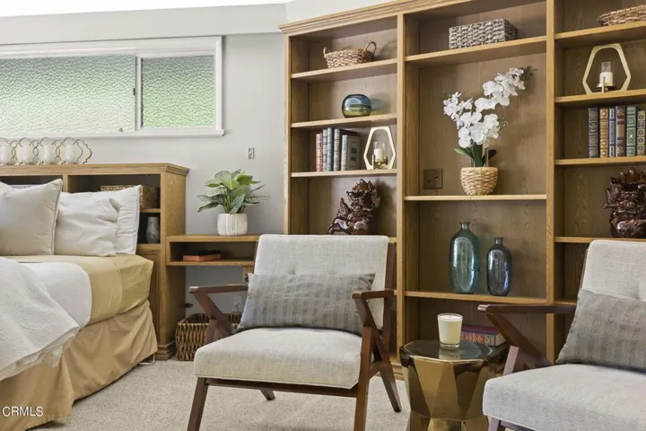 32-web-or-mls-Upmarketmedia_185Via-138