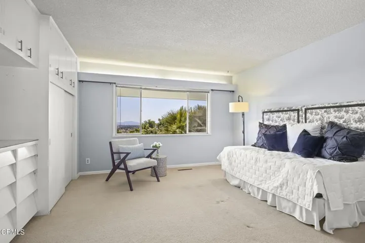 37-web-or-mls-Upmarketmedia_185Via-159