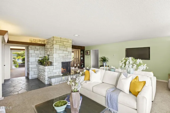 14-web-or-mls-Upmarketmedia_185Via-54