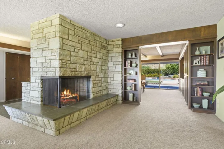 18-web-or-mls-Upmarketmedia_185Via-75