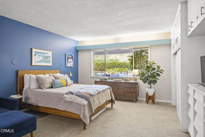 36-web-or-mls-Upmarketmedia_185Via-153