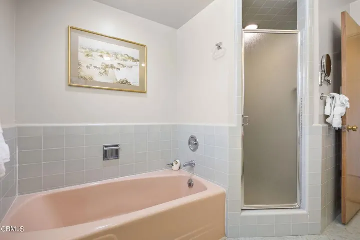 39-web-or-mls-Upmarketmedia_185Via-165