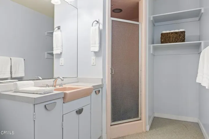 42-web-or-mls-Upmarketmedia_185Via-177
