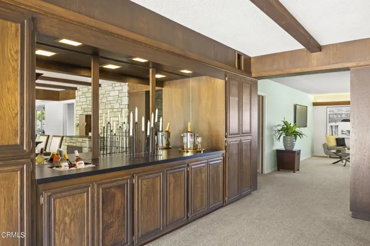 29-web-or-mls-Upmarketmedia_185Via-96