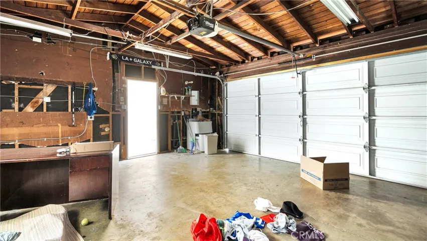 16489 Ivy Avenue, Fontana, California 92335