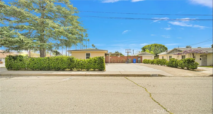 16489 Ivy Avenue, Fontana, California 92335