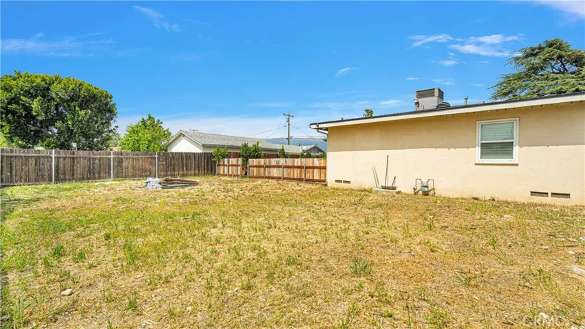 16489 Ivy Avenue, Fontana, California 92335