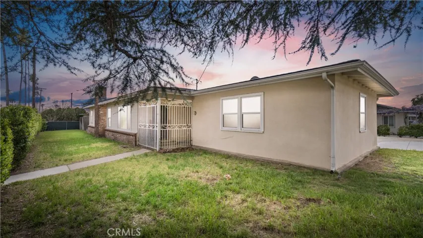 16489 Ivy Avenue, Fontana, California 92335