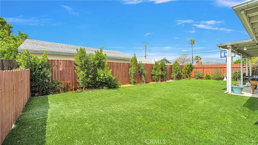 16489 Ivy Avenue, Fontana, California 92335