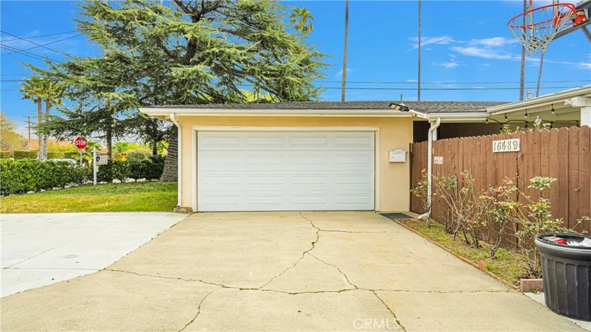 16489 Ivy Avenue, Fontana, California 92335