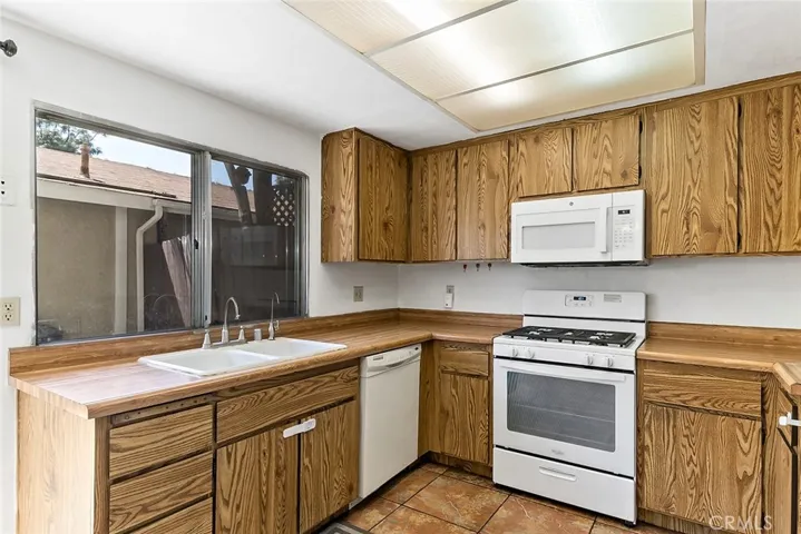 15218 Shadybend Drive 73, Hacienda Heights, California 91745