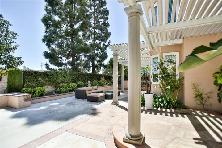 21192 Spurney Lane, Huntington Beach, California 92646