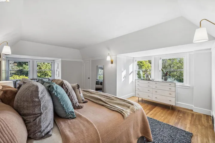 1025 Mariposa Ave, Berkeley, California 94707-2409