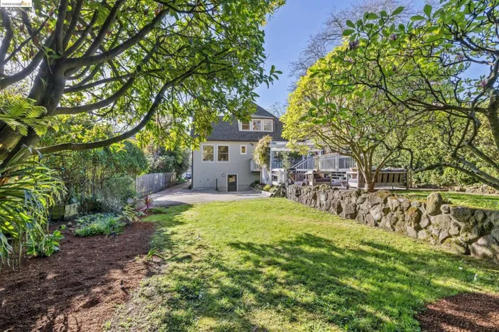 1025 Mariposa Ave, Berkeley, California 94707-2409