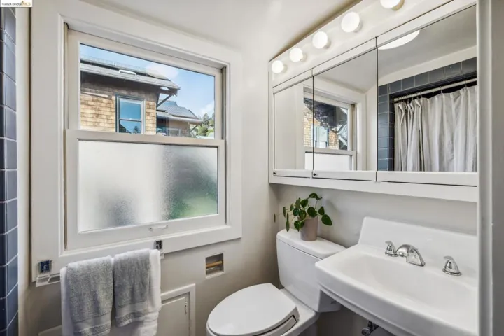 1025 Mariposa Ave, Berkeley, California 94707-2409