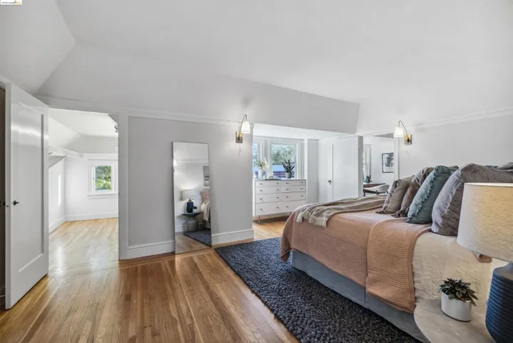 1025 Mariposa Ave, Berkeley, California 94707-2409