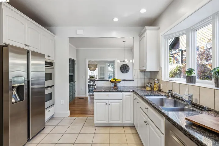1025 Mariposa Ave, Berkeley, California 94707-2409
