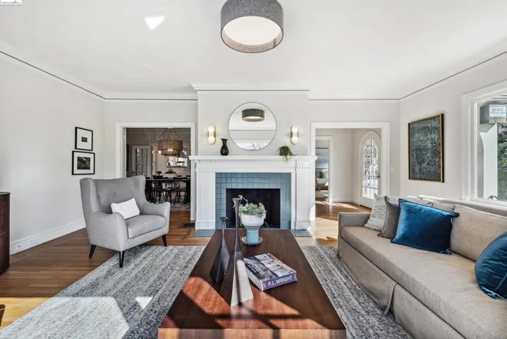 1025 Mariposa Ave, Berkeley, California 94707-2409