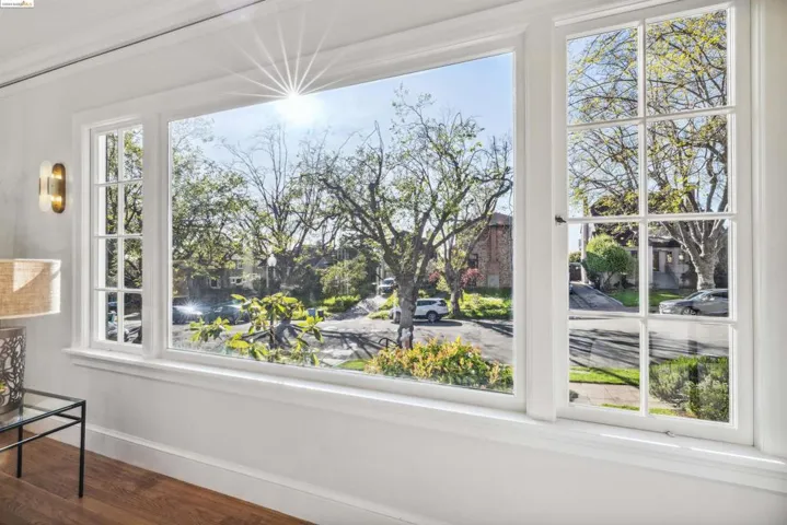 1025 Mariposa Ave, Berkeley, California 94707-2409