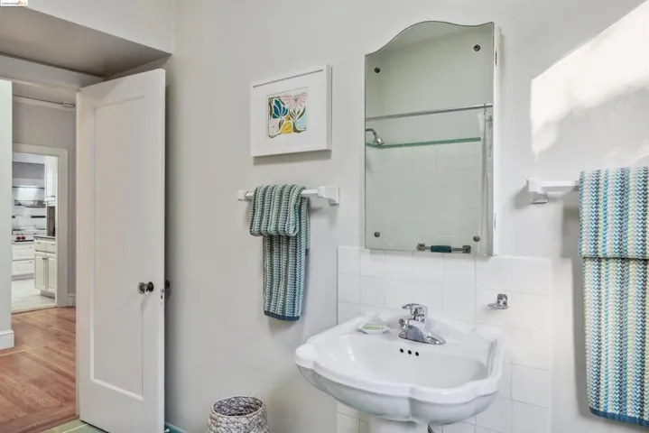 1025 Mariposa Ave, Berkeley, California 94707-2409