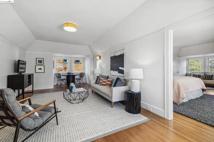 1025 Mariposa Ave, Berkeley, California 94707-2409