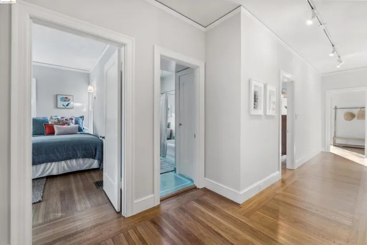 1025 Mariposa Ave, Berkeley, California 94707-2409