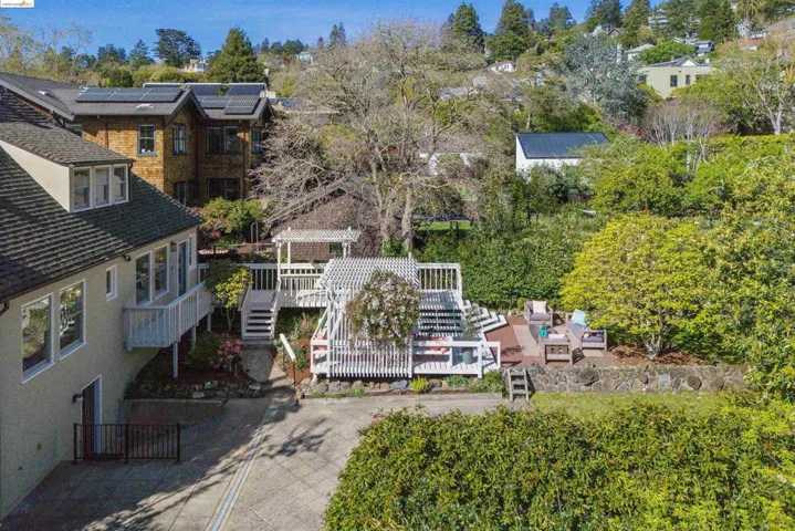 1025 Mariposa Ave, Berkeley, California 94707-2409