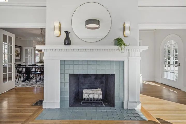 1025 Mariposa Ave, Berkeley, California 94707-2409