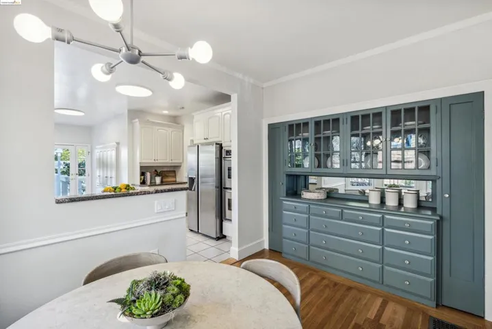 1025 Mariposa Ave, Berkeley, California 94707-2409