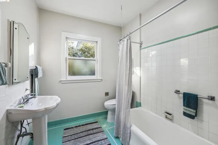 1025 Mariposa Ave, Berkeley, California 94707-2409