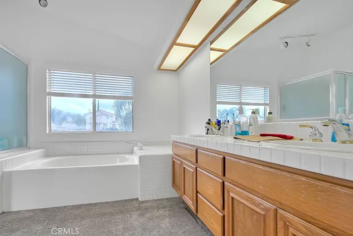 17 Bella Caserta, Lake Elsinore, California 92532