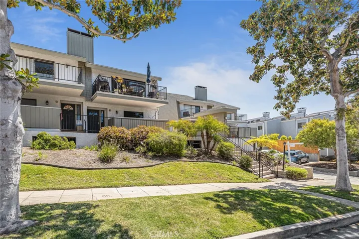 222 S Irena Avenue R, Redondo Beach, California 90277