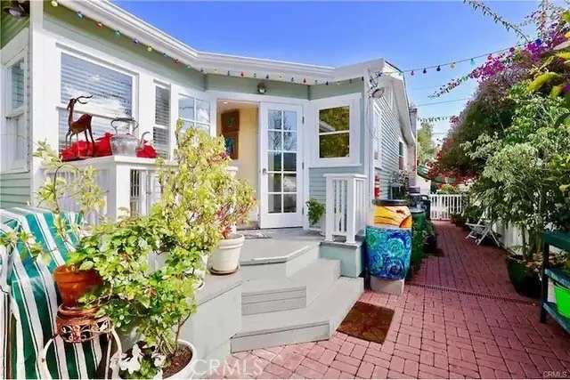 536 Seaview Street, Laguna Beach, California 92651