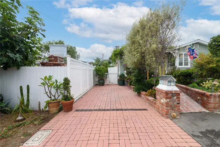 536 Seaview Street, Laguna Beach, California 92651