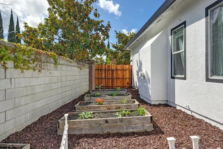 3510 Peter Island Road, West Sacramento, California 95691