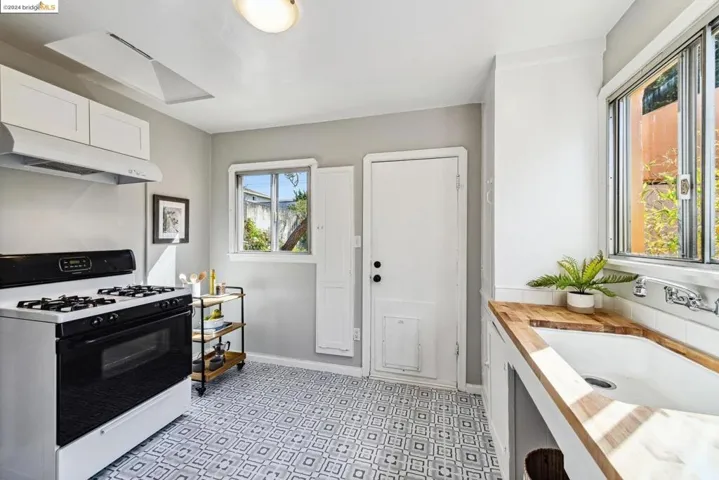 533 Kains Ave, Albany, California 94706