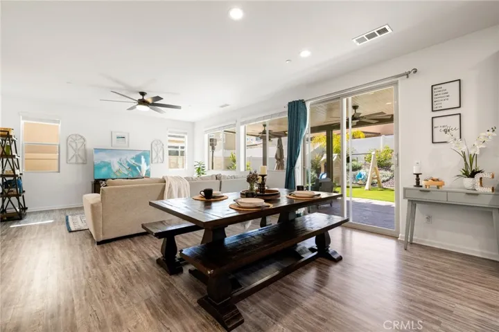 Dining area/eating nook