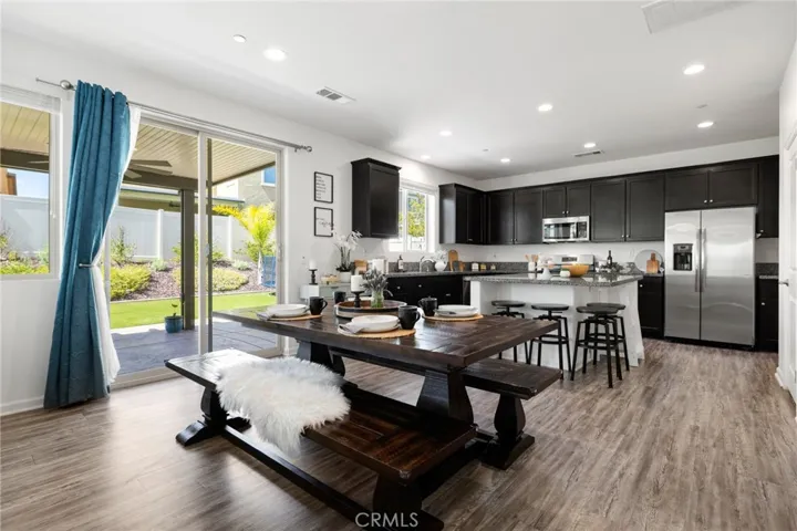Dining area/eating nook
