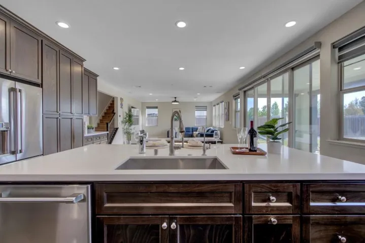 1095 S Dana Court, Mountain House, California 95391