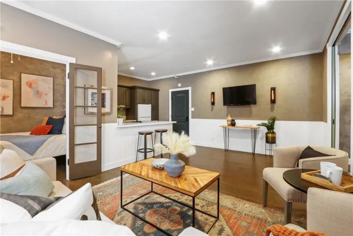 325 Elm Avenue 205, Long Beach, California 90802