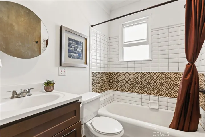 325 Elm Avenue 205, Long Beach, California 90802
