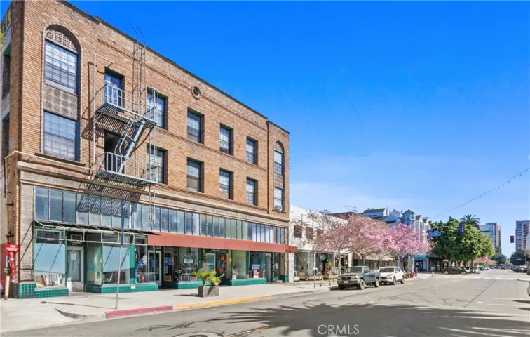 325 Elm Avenue 205, Long Beach, California 90802