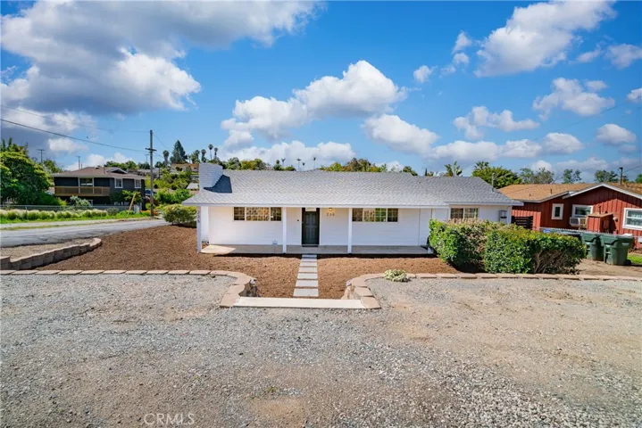 236 Hannalei Drive, Vista, California 92083