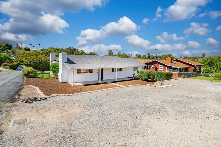236 Hannalei Drive, Vista, California 92083