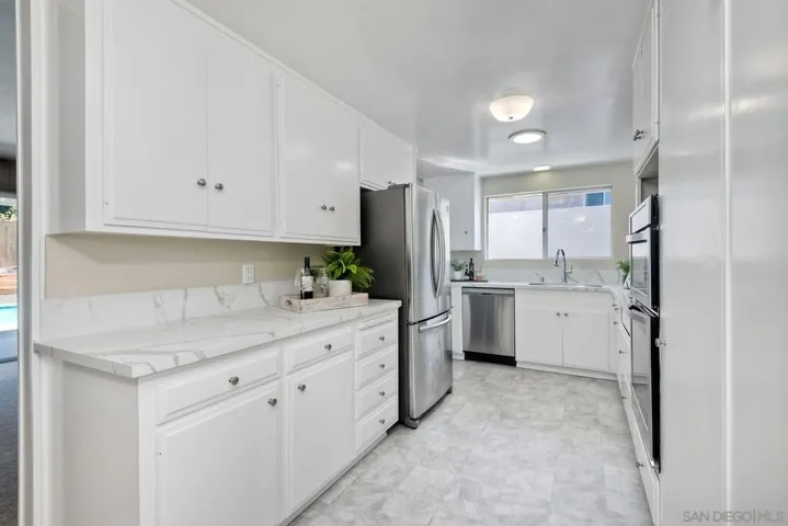 17145 Prado Place, San Diego, California 92128