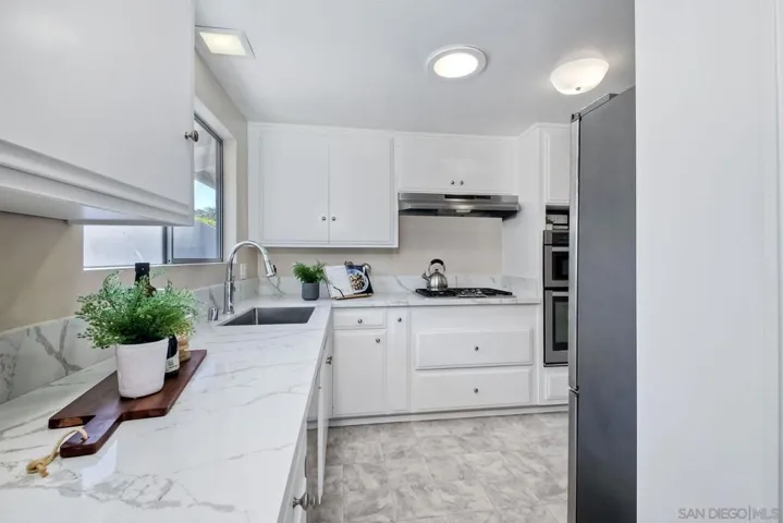17145 Prado Place, San Diego, California 92128